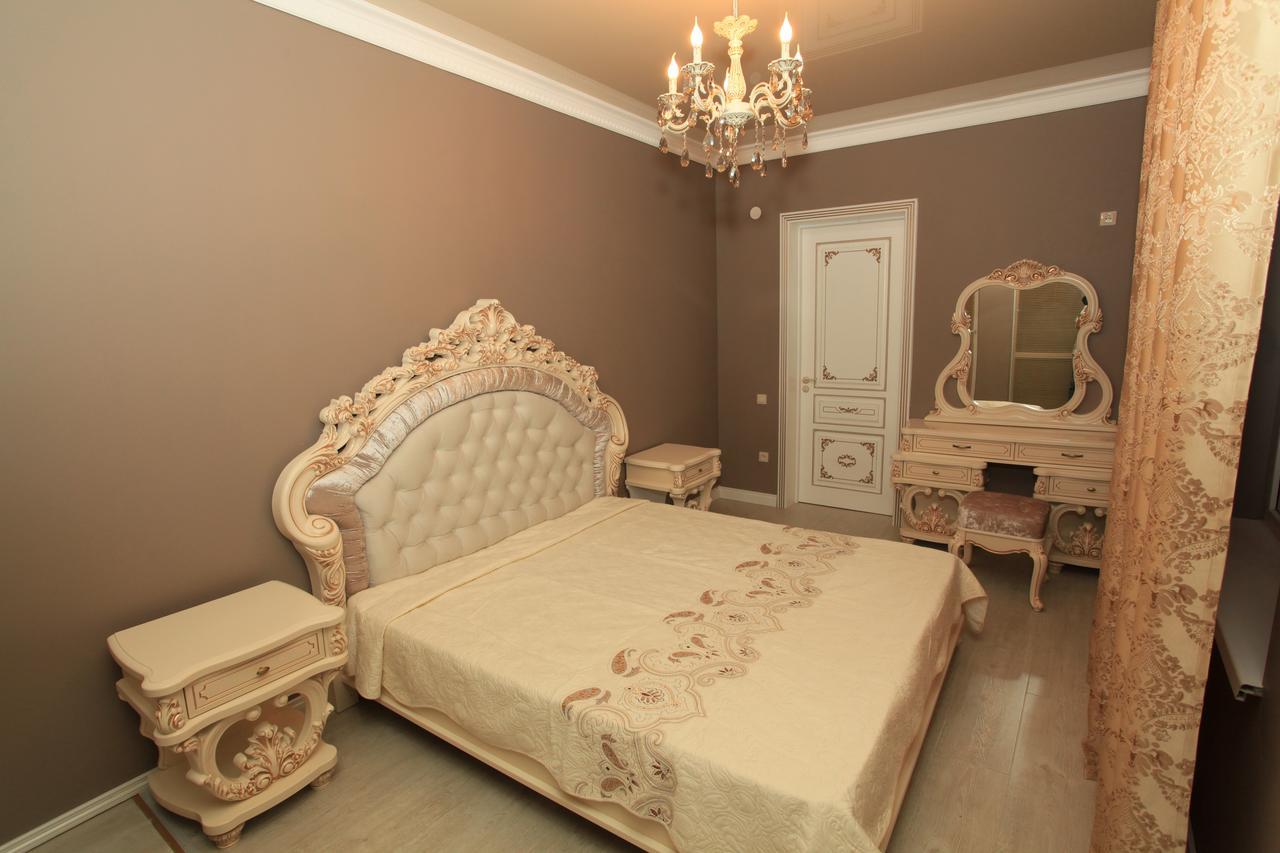 Guest House Esma Sukhumi Eksteriør billede